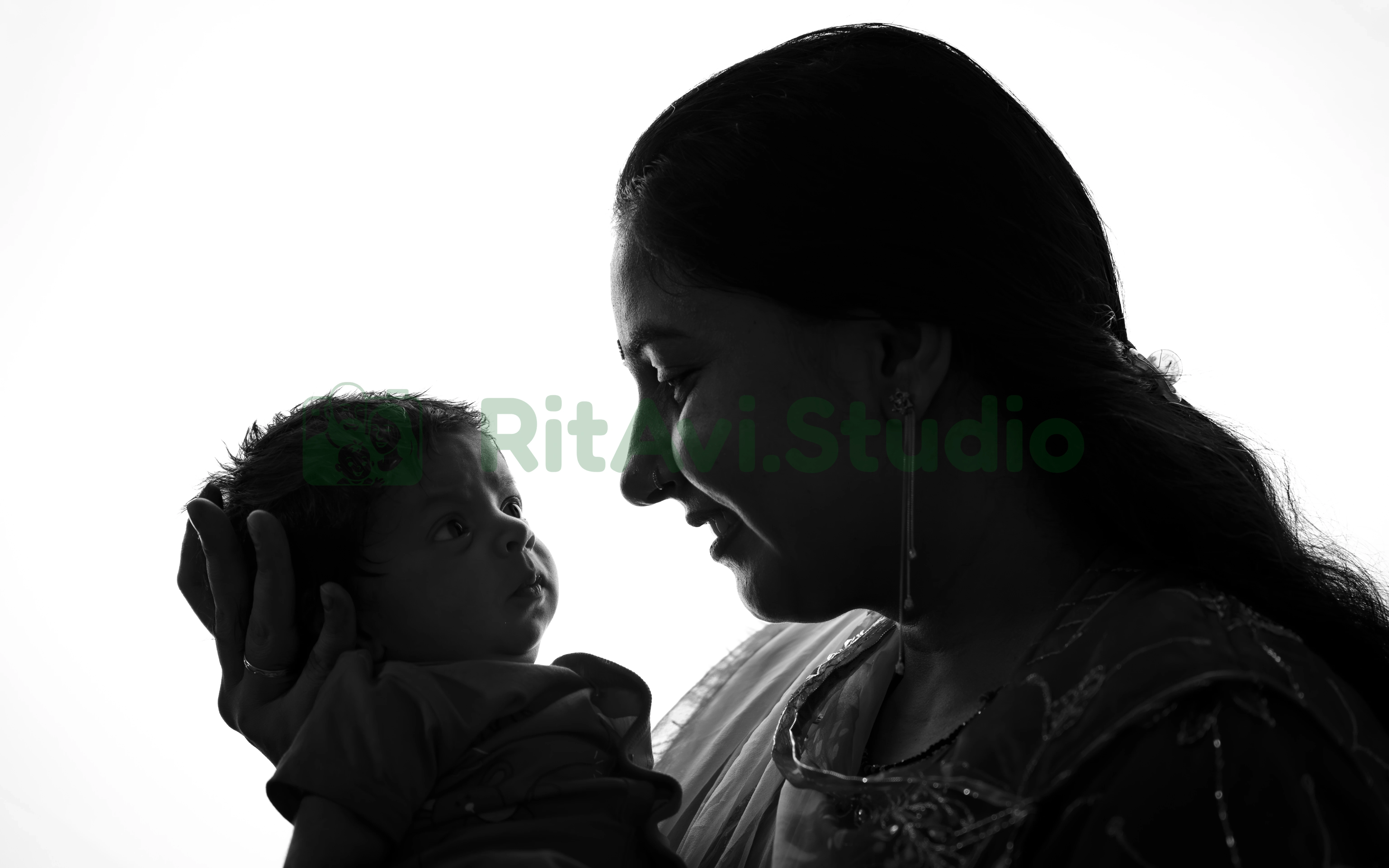 Luxury Photography Gurgaon - Family Harmony by RitAvi.Studio