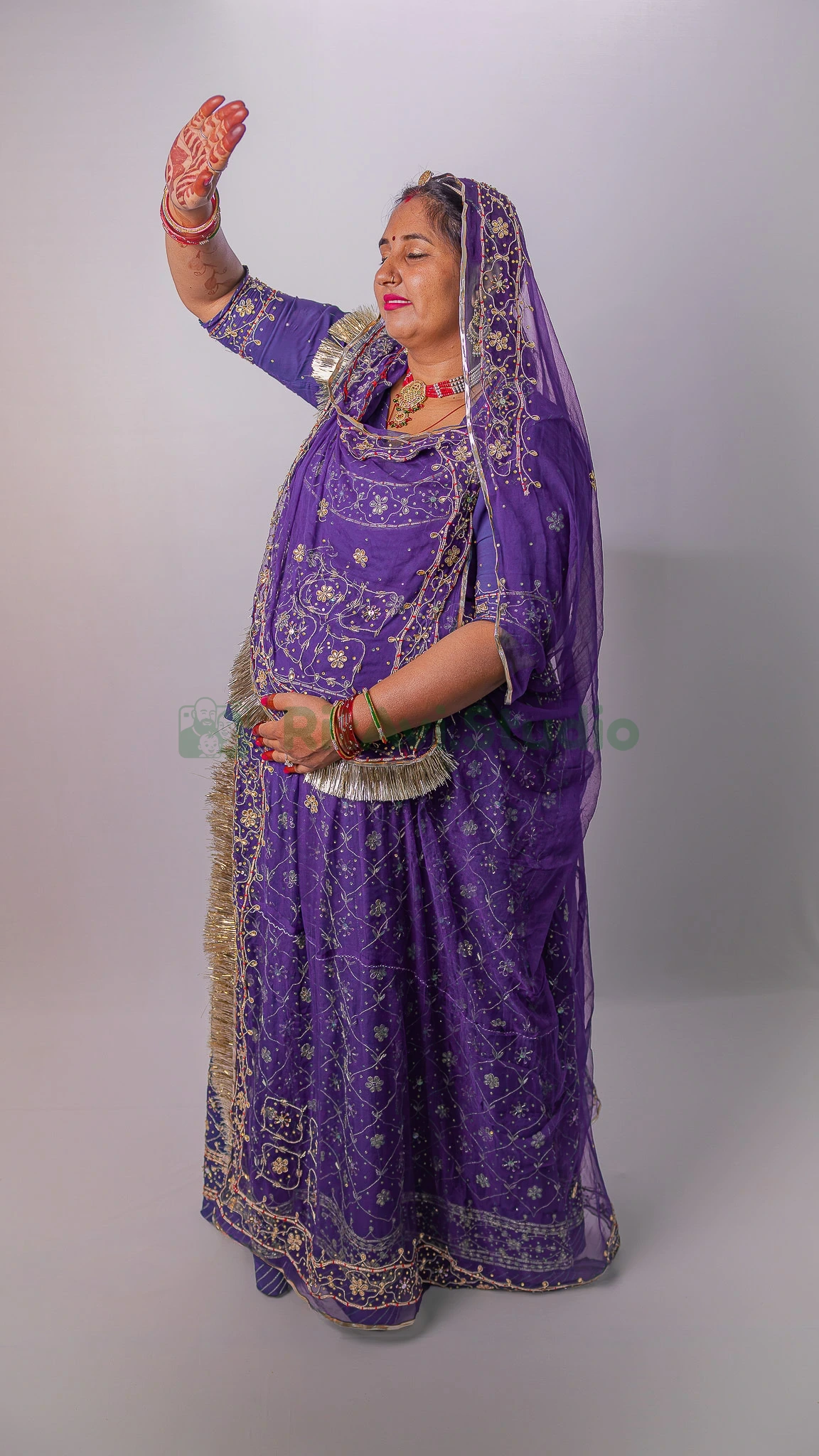 Luxury Maternity Photography Gurgaon - Poetry in Motion by RitAvi.Studio