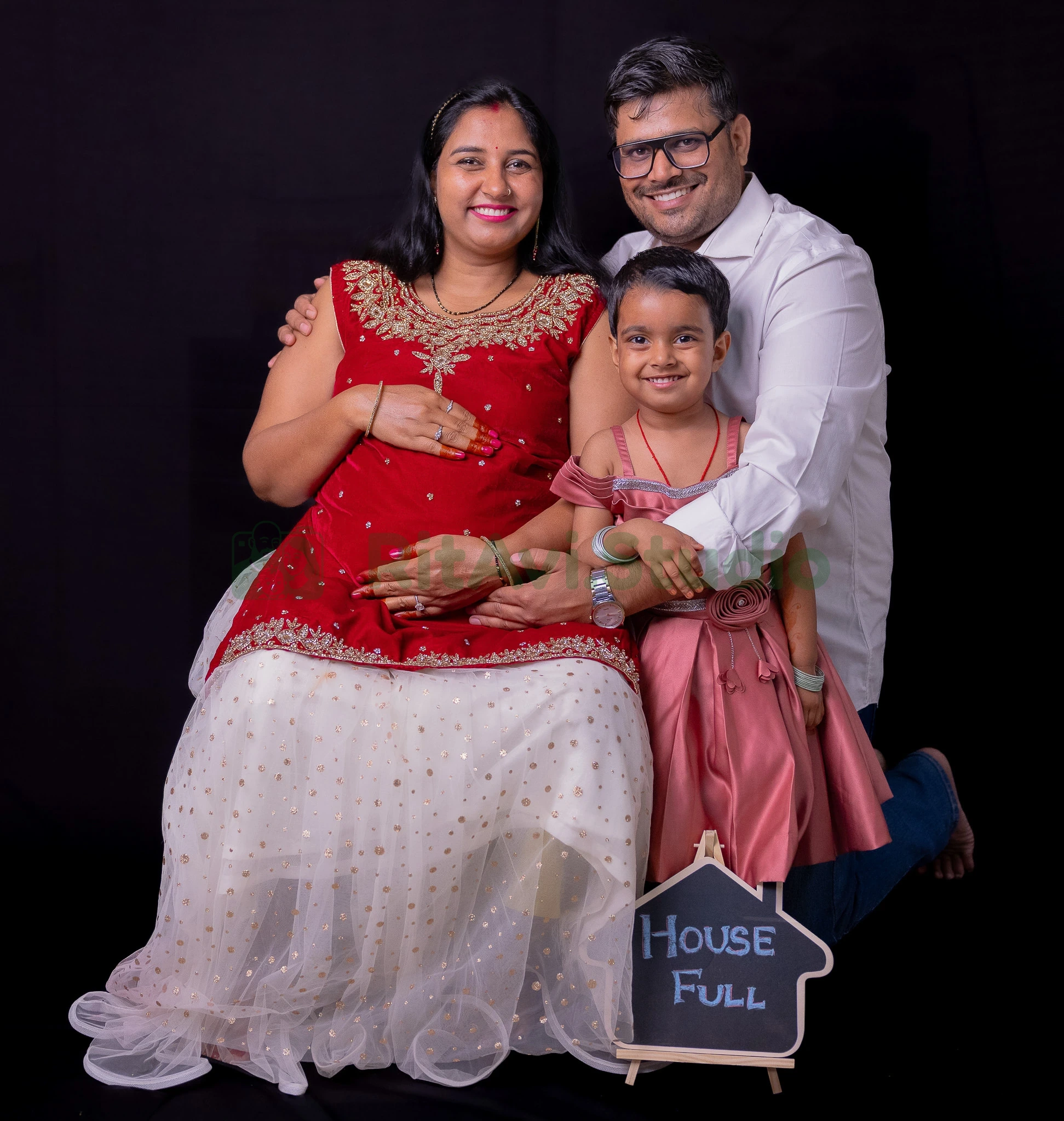 Luxury Maternity Photography Gurgaon - Cherished Memories by RitAvi.Studio