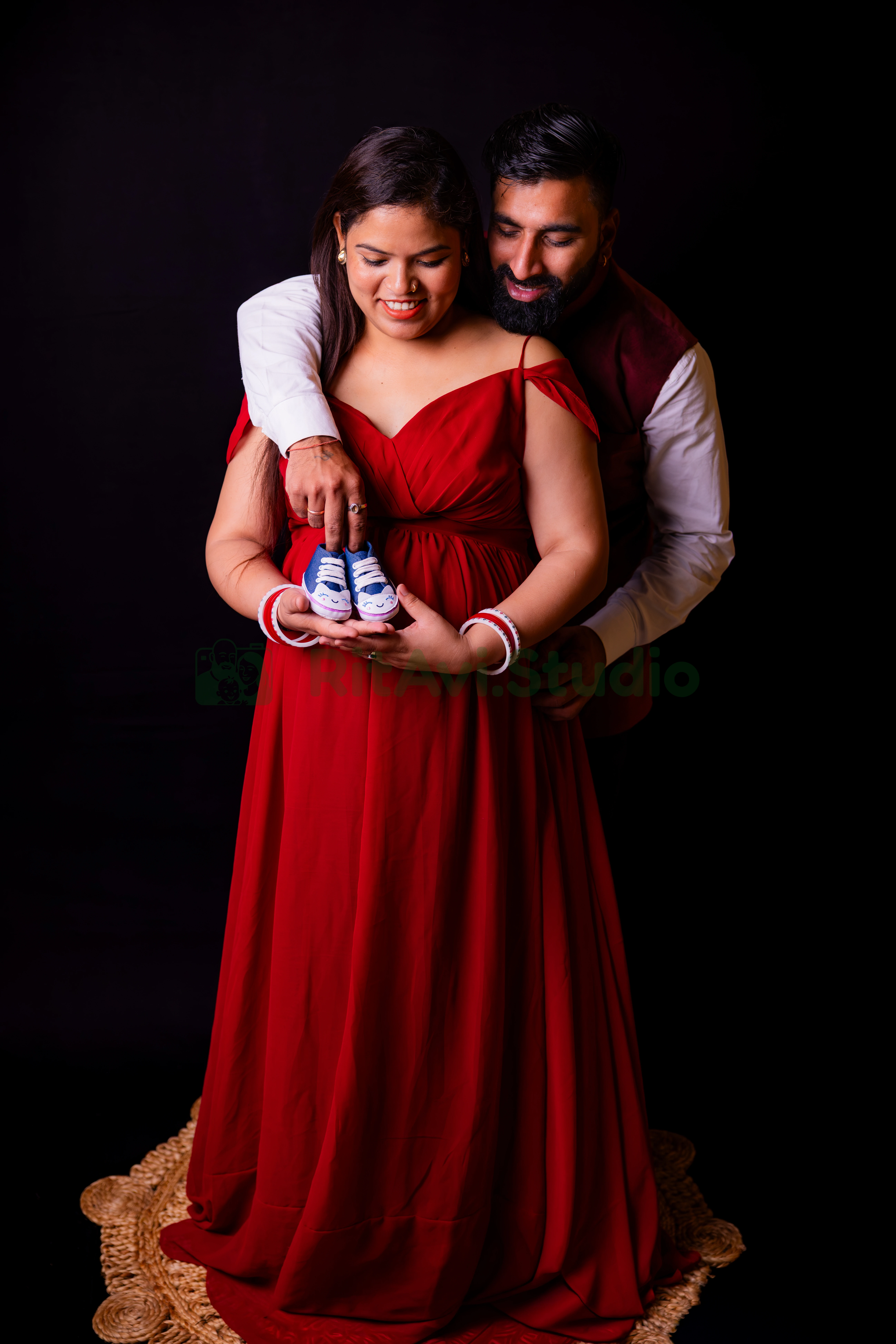 Luxury Maternity Photography Gurgaon - Whimsical Maternity by RitAvi.Studio