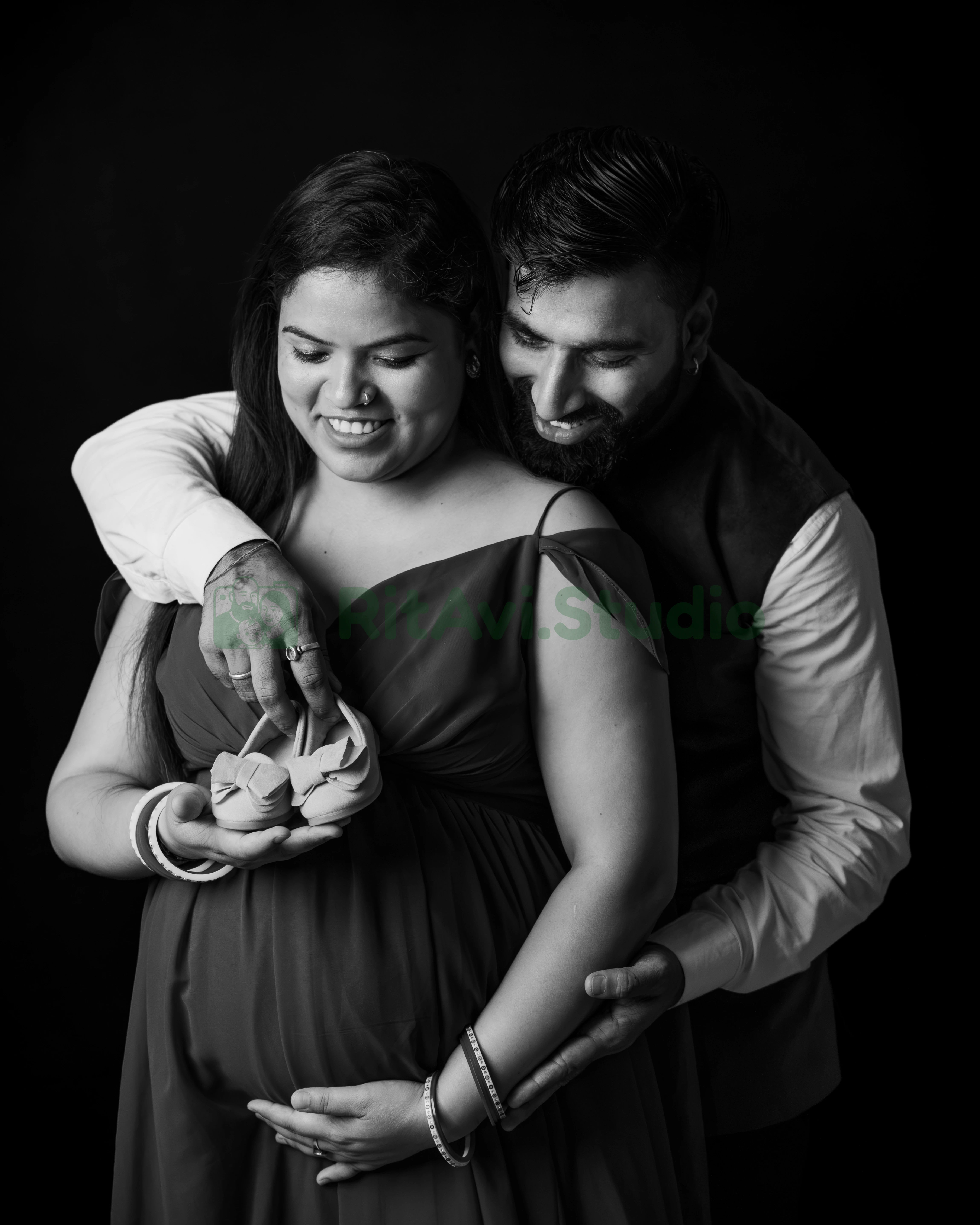 Luxury Maternity Photography Gurgaon - Blessed Beginnings by RitAvi.Studio