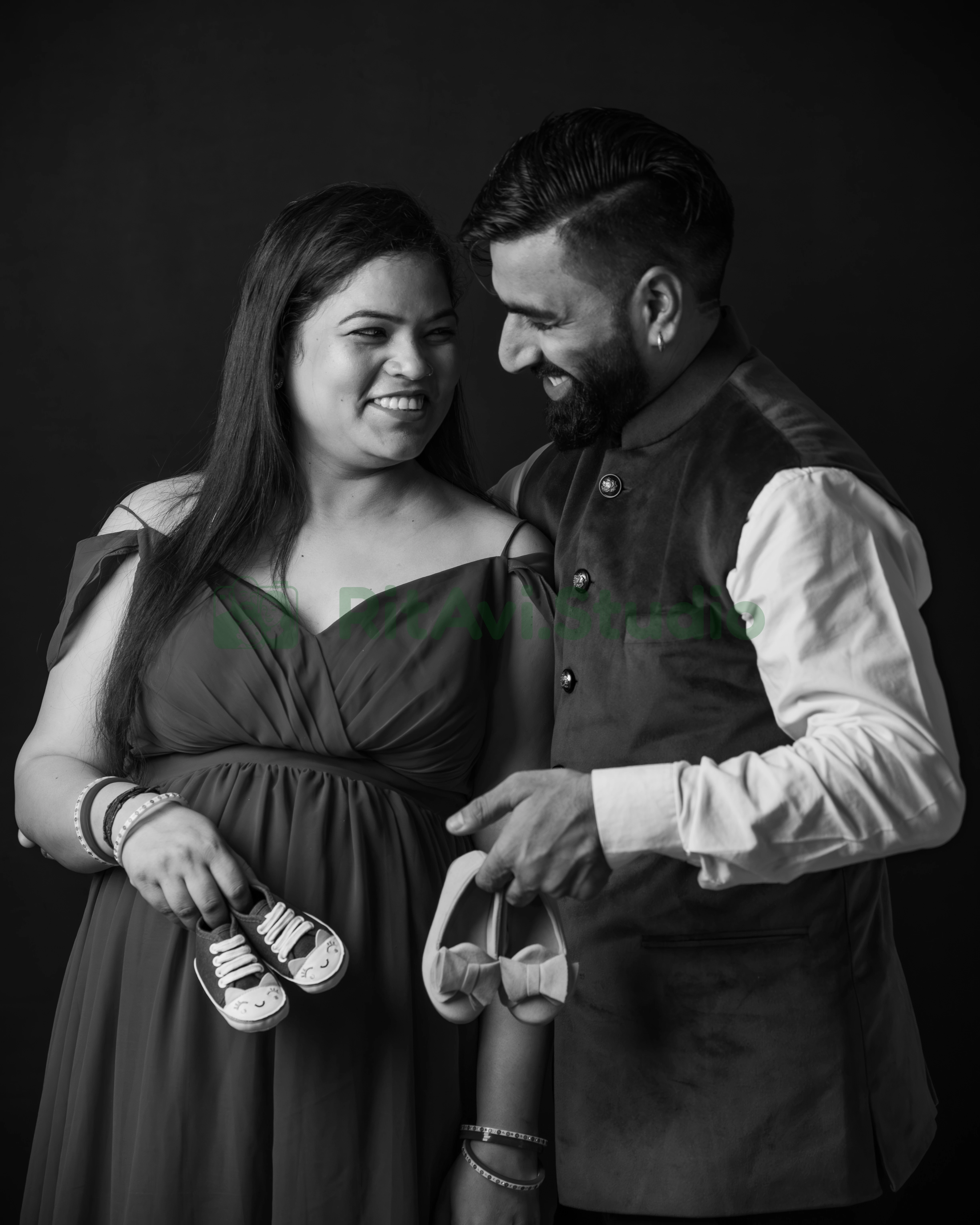 Luxury Maternity Photography Gurgaon - Natural Grace by RitAvi.Studio