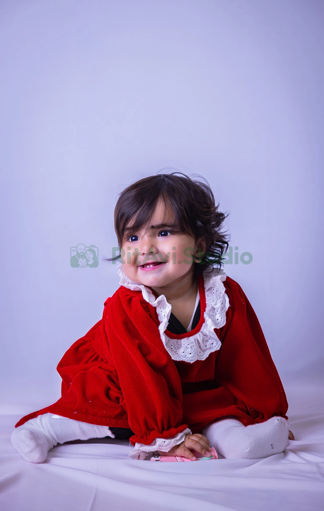 Newborn Photography Gurgaon - Warm & Safe Studio Setup by RitAvi.Studio